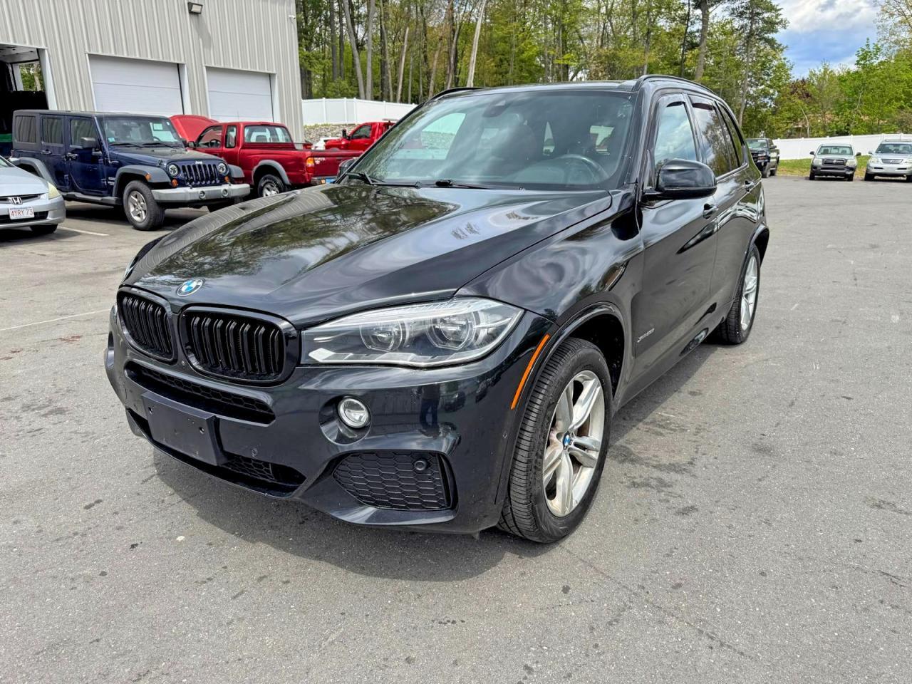 2015 BMW X5 xDrive50I - zdjęcie główne