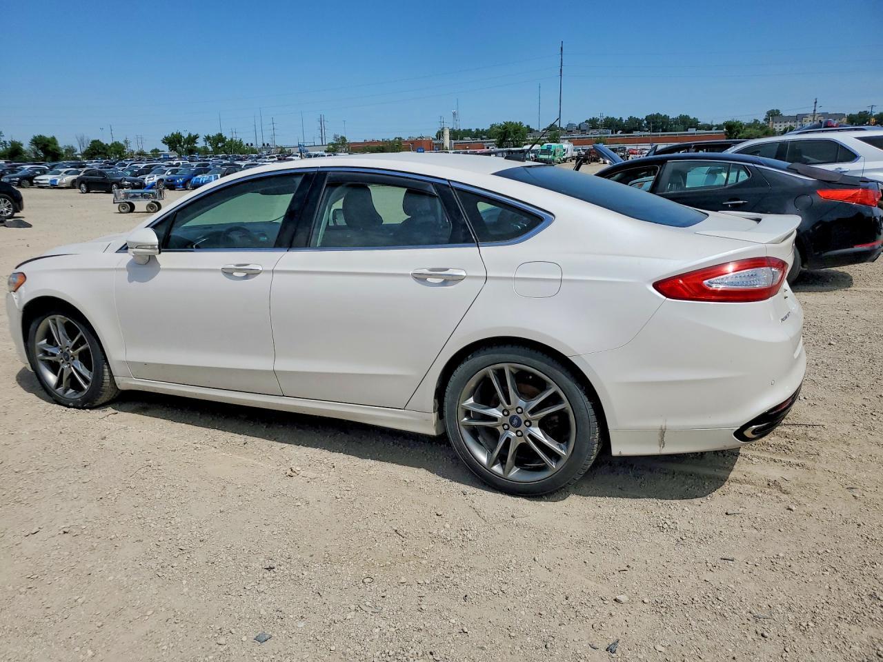 2015 Ford Fusion Titanium - zdjęcie 2
