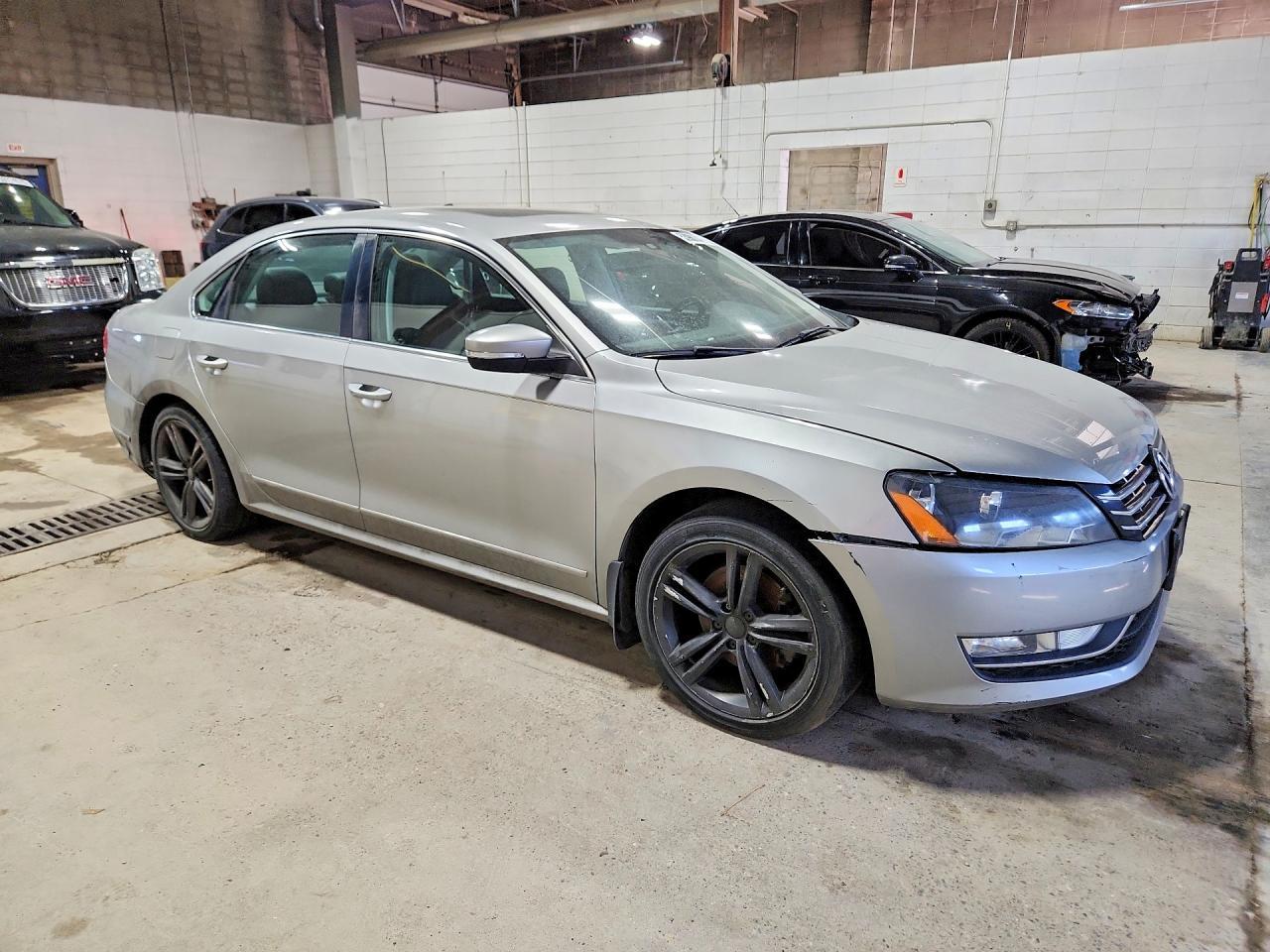 2014 Volkswagen Passat 2.0L Tdi Sel Premium - zdjęcie 4