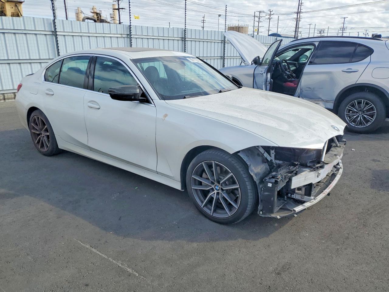 2020 BMW 330I - zdjęcie 4