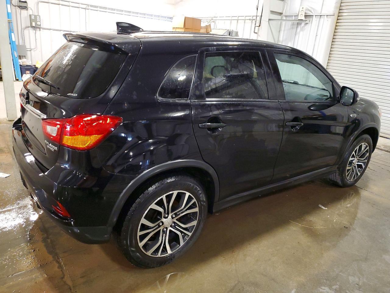 2018 Mitsubishi Outlander Sport Es - zdjęcie 3