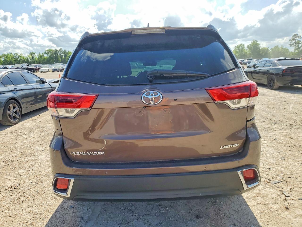 2017 Toyota Highlander Limited - zdjęcie 6