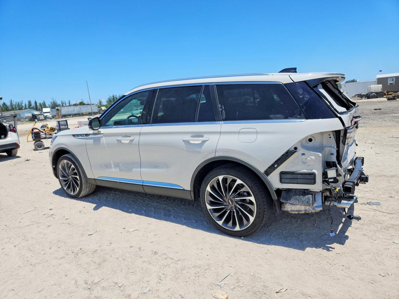 2025 Lincoln Aviator Reserve - zdjęcie 2