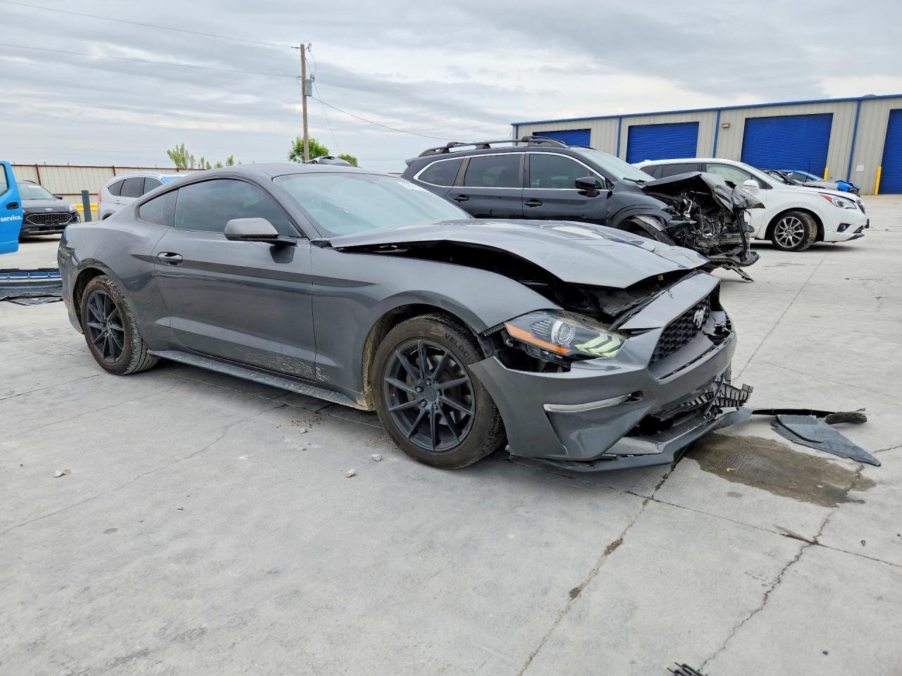 2018 Ford Mustang - zdjęcie 4