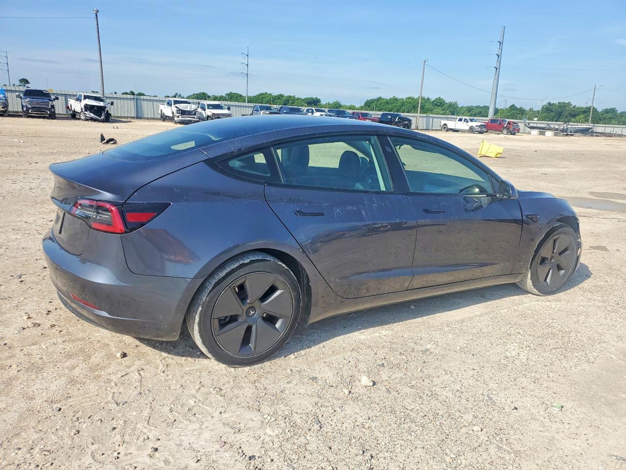 2023 Tesla Model 3 - zdjęcie 3