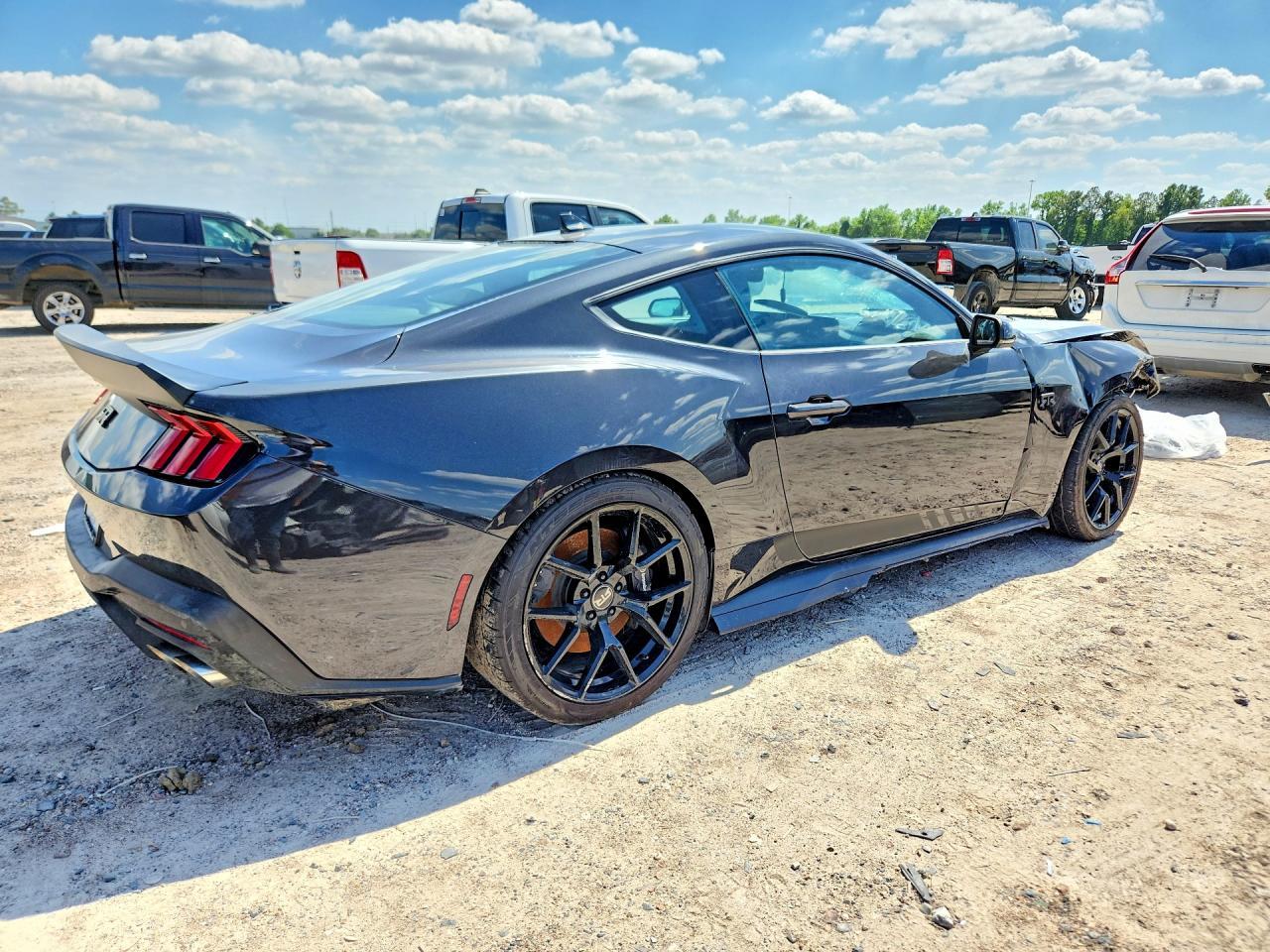 2024 Ford Mustang Gt - zdjęcie 3