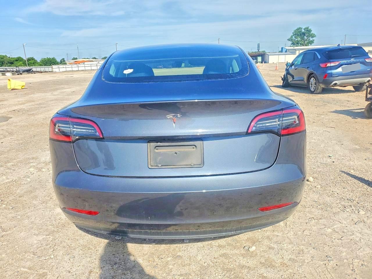 2023 Tesla Model 3 - zdjęcie 6