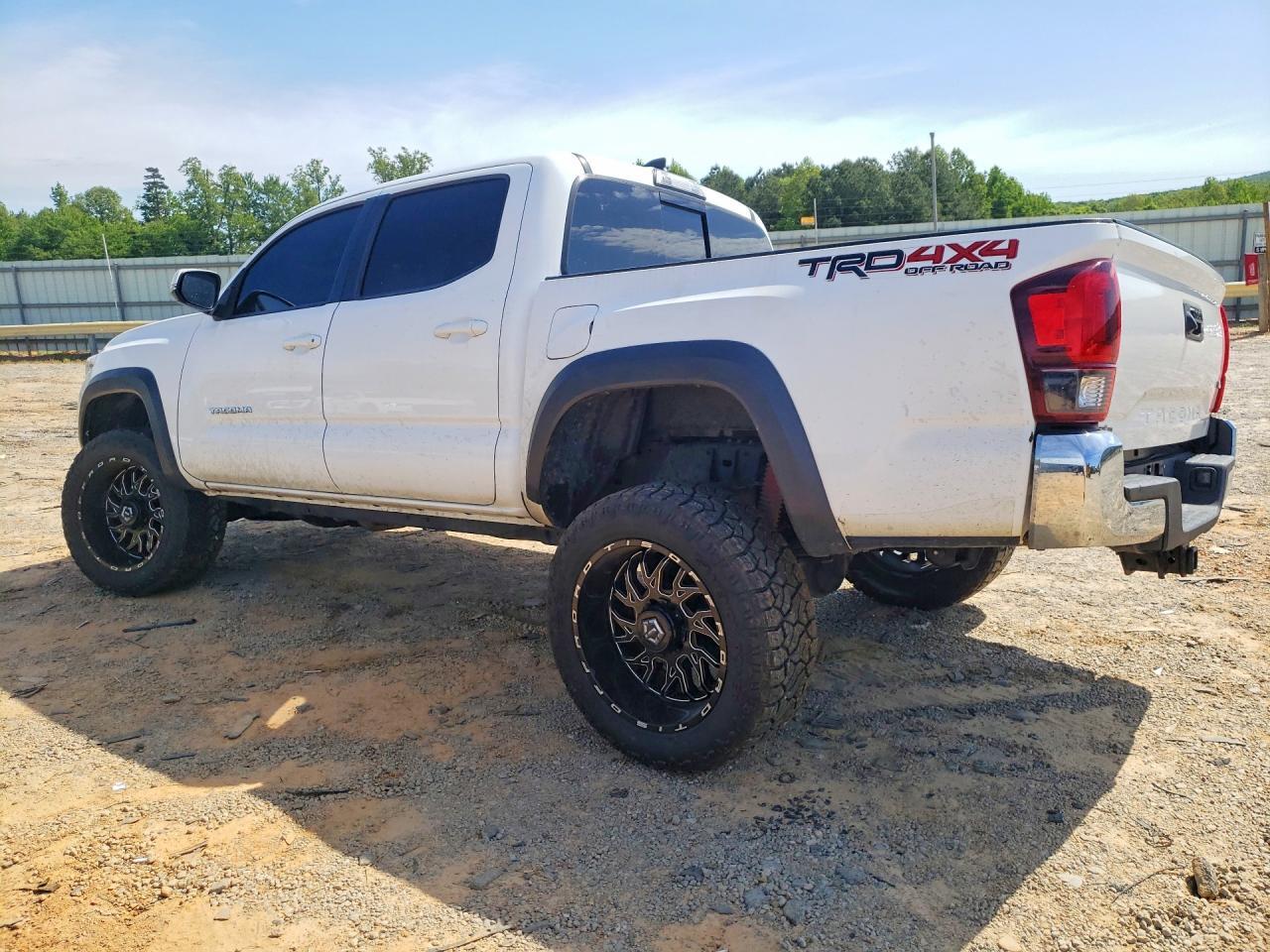 2019 Toyota Tacoma Trd Off-Road - zdjęcie 2