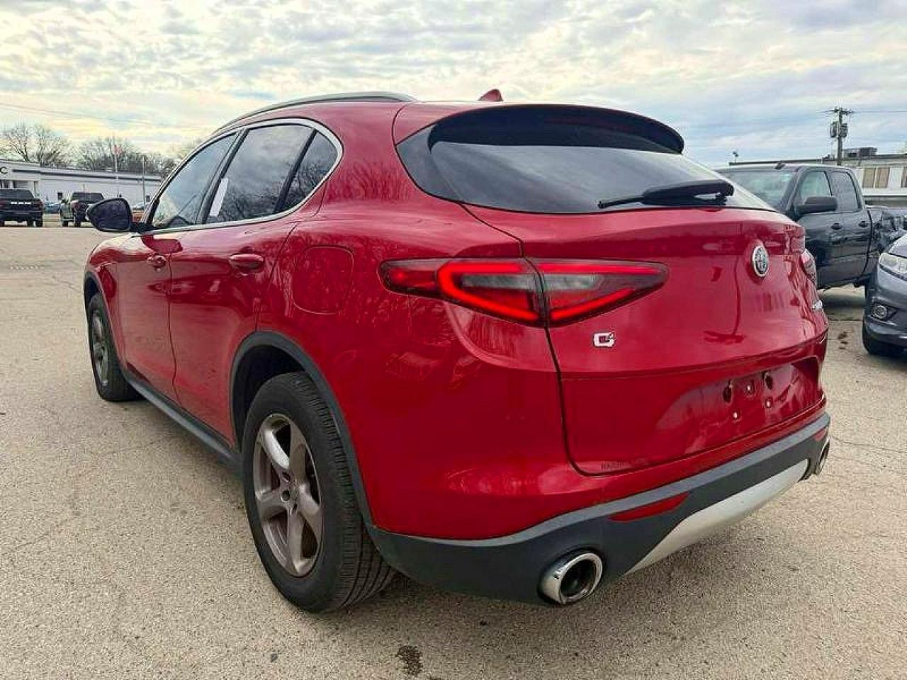 2021 Alfa Romeo Stelvio - zdjęcie 3