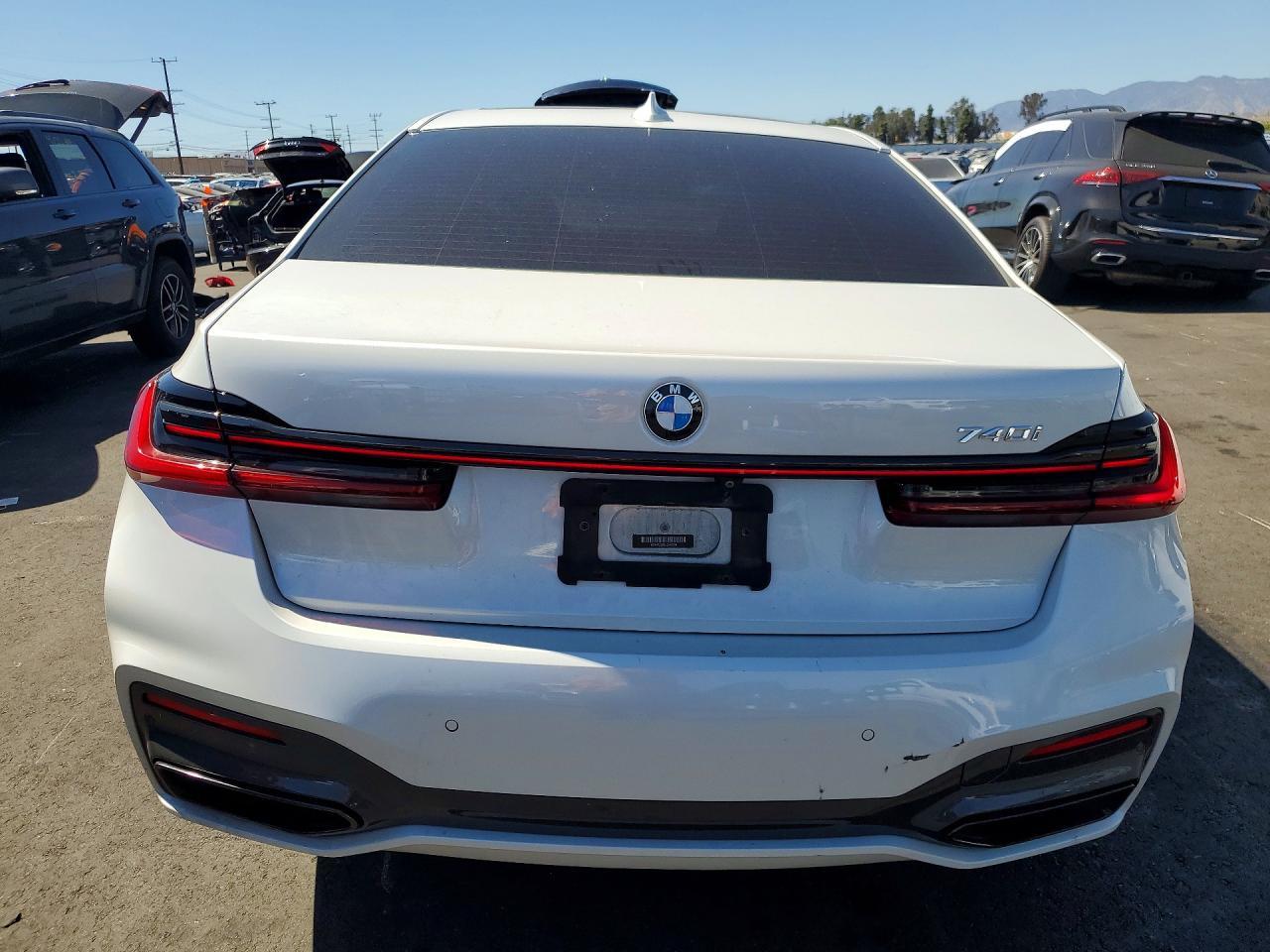 2020 BMW 740 I - zdjęcie 6