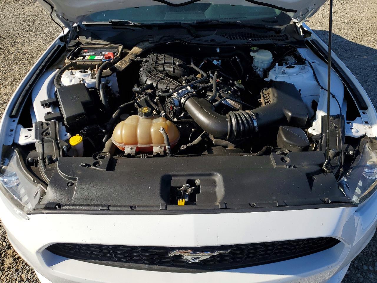 2016 Ford Mustang - zdjęcie 11