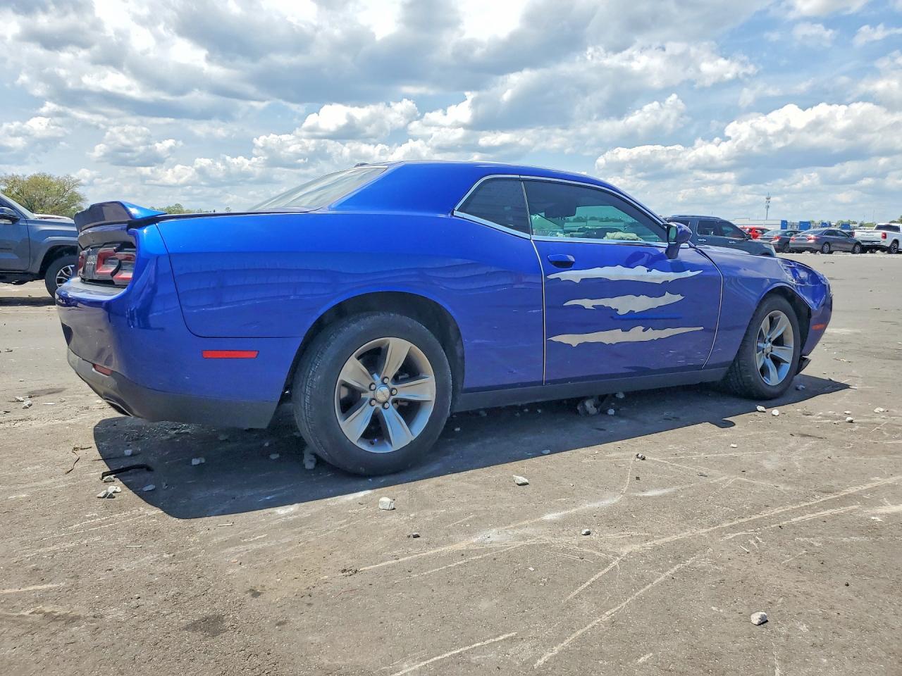 2021 Dodge Challenger Sxt - zdjęcie 3