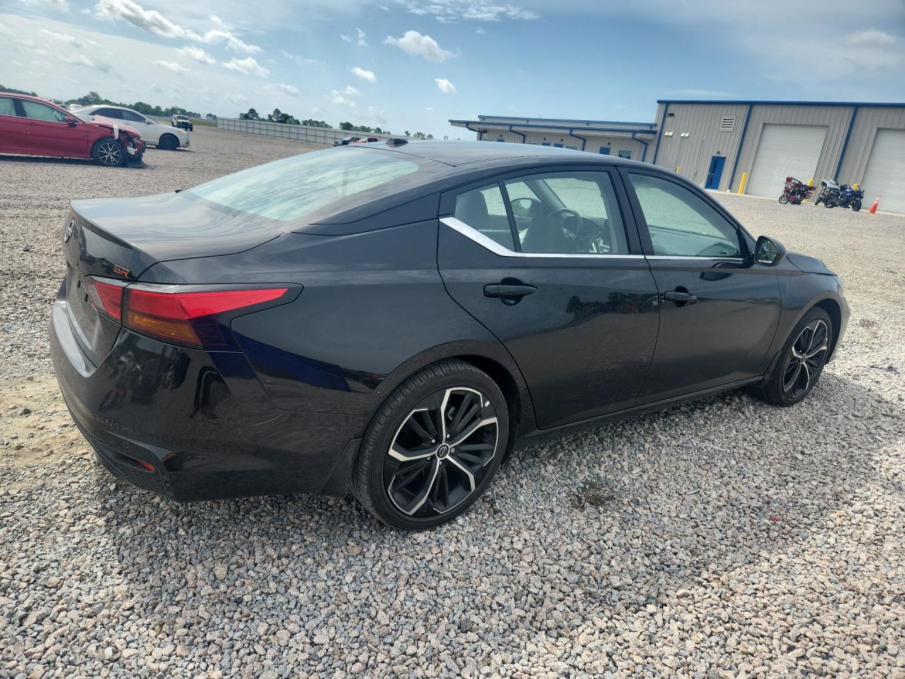 2025 Nissan Altima Sr - zdjęcie 3