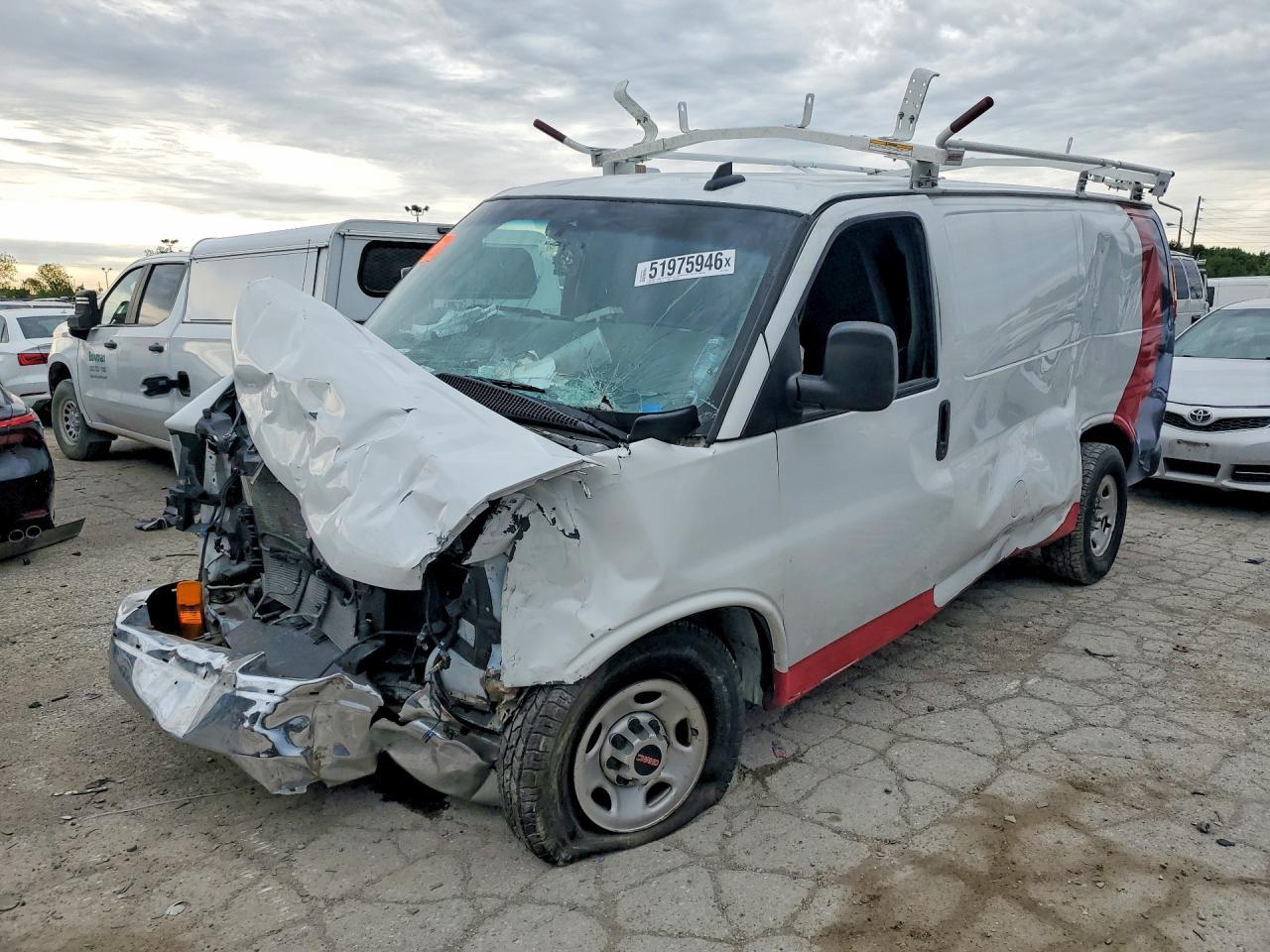 GMC Savana - zdjęcie 1