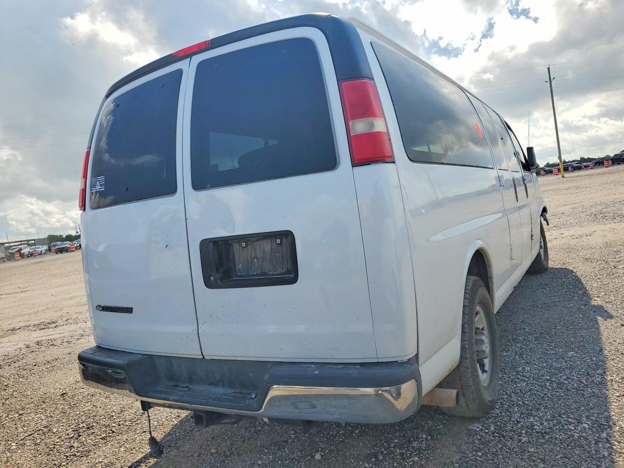 2018 Chevrolet Express G3500 Lt - zdjęcie 3