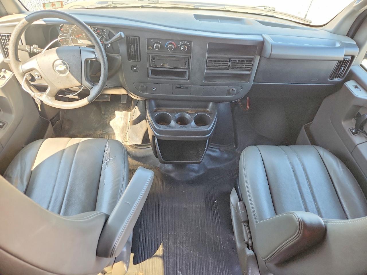 2013 Chevrolet Express G1500 - zdjęcie 8