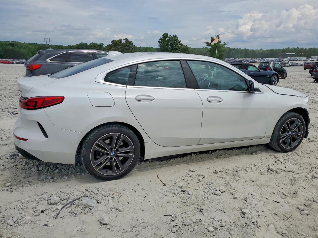 BMW Seria 2 - zdjęcie 3