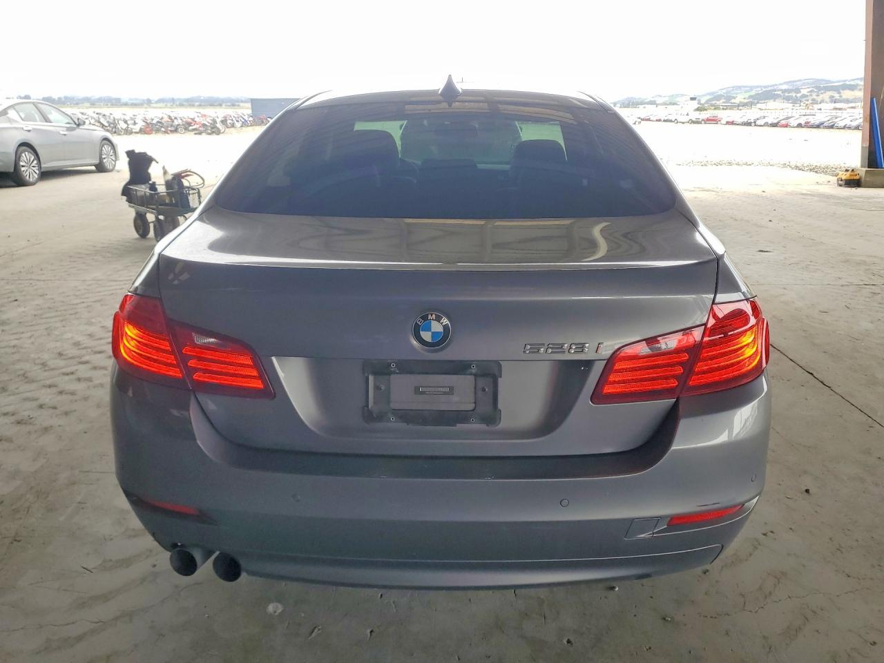 2016 BMW 528 I - zdjęcie 6