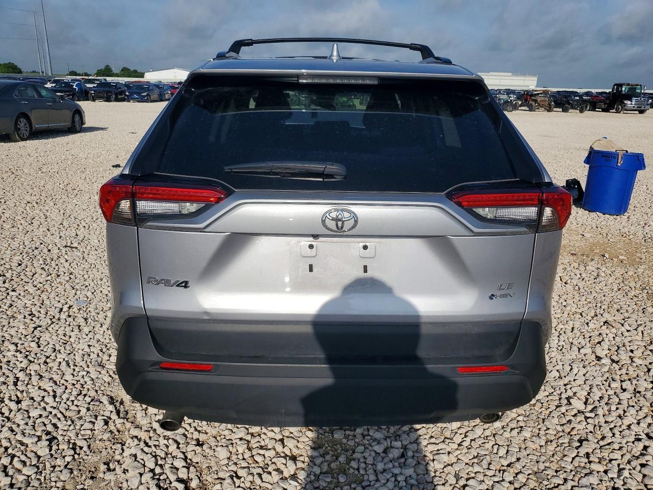 2025 Toyota Rav4 - zdjęcie 6
