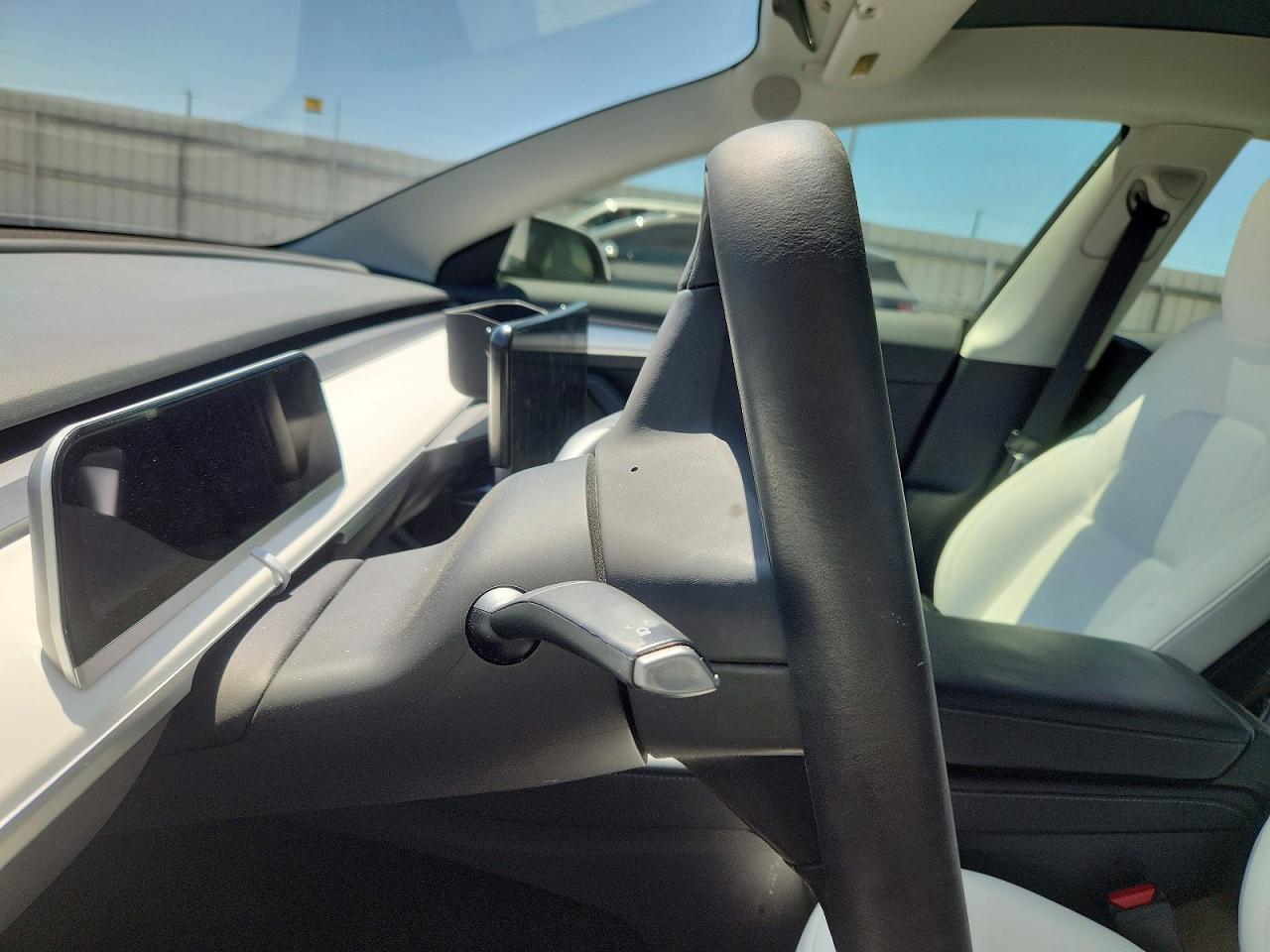 2023 Tesla Model 3 - zdjęcie 9