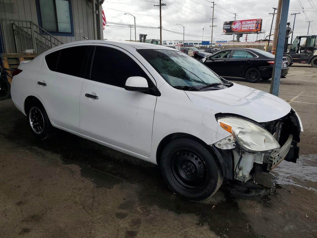 2014 Nissan Versa - zdjęcie 4