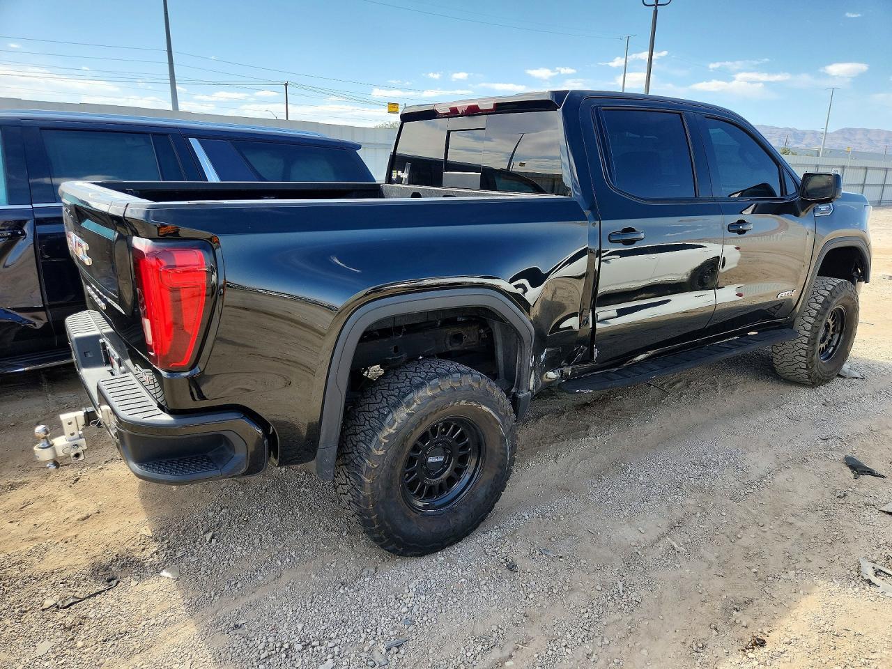 2022 GMC Sierra K1500 At4 - zdjęcie 3