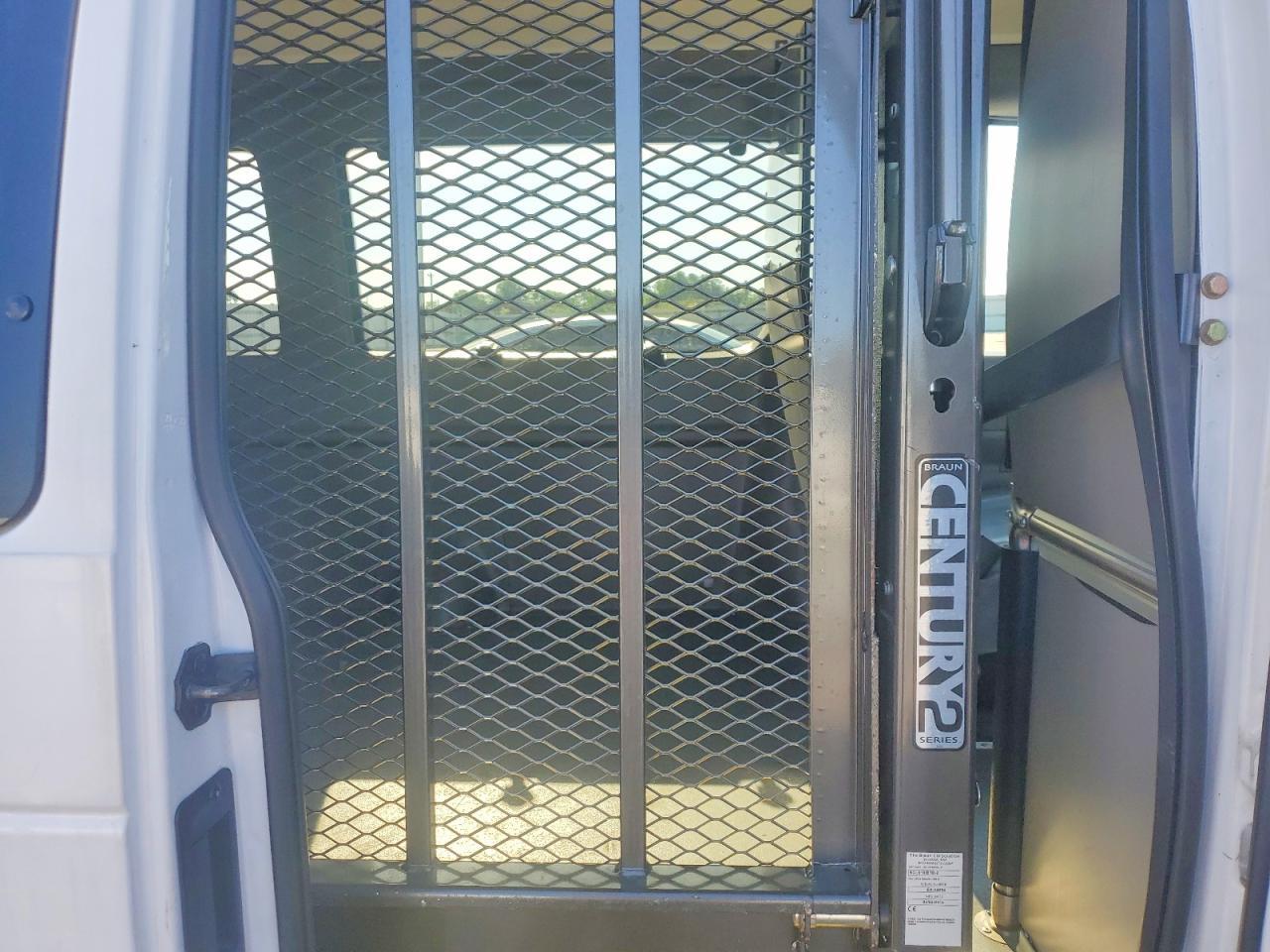 2014 Ford Econoline E350 Super Duty Van - zdjęcie 11