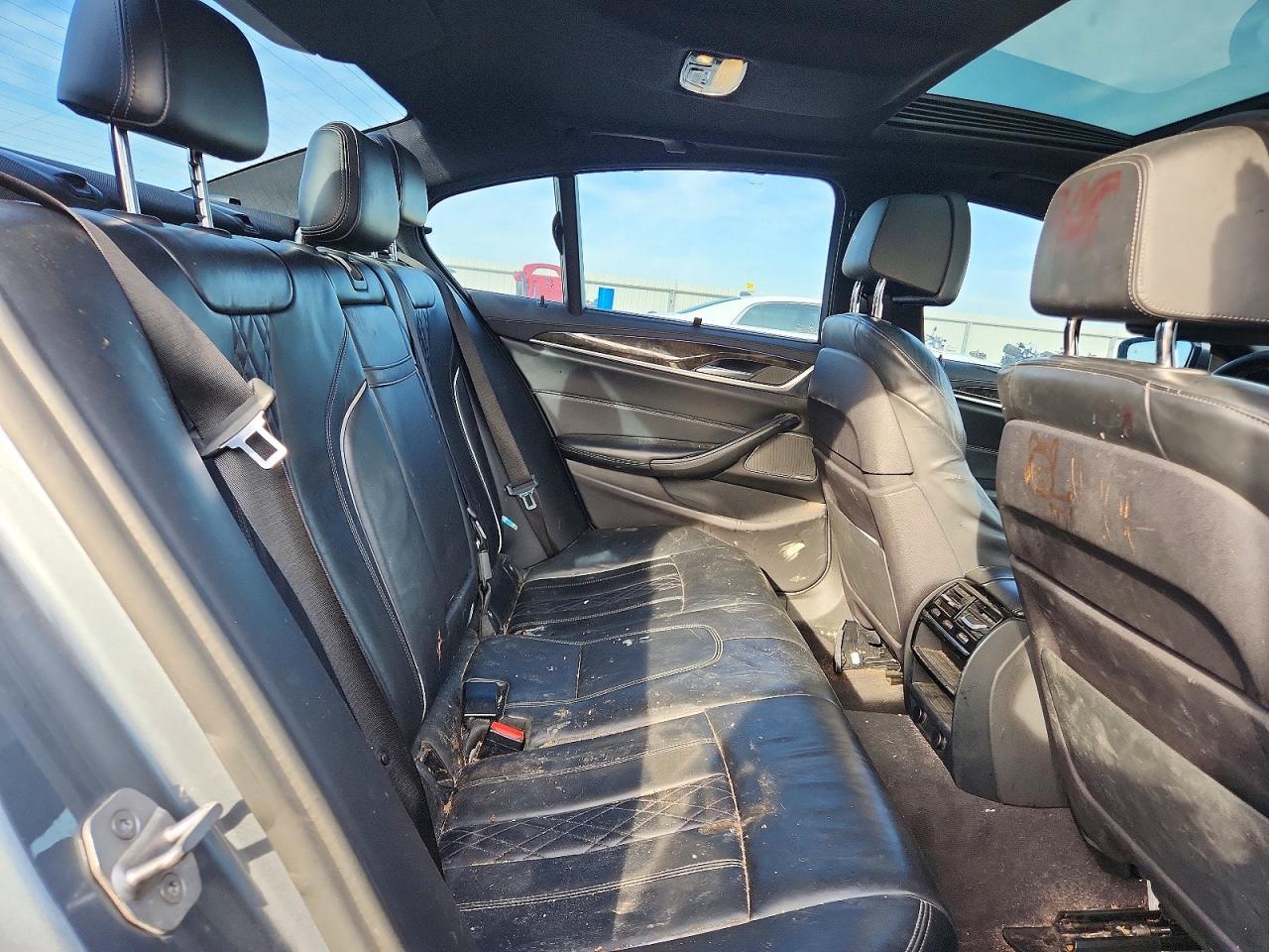 2018 BMW M550Xi - zdjęcie 10