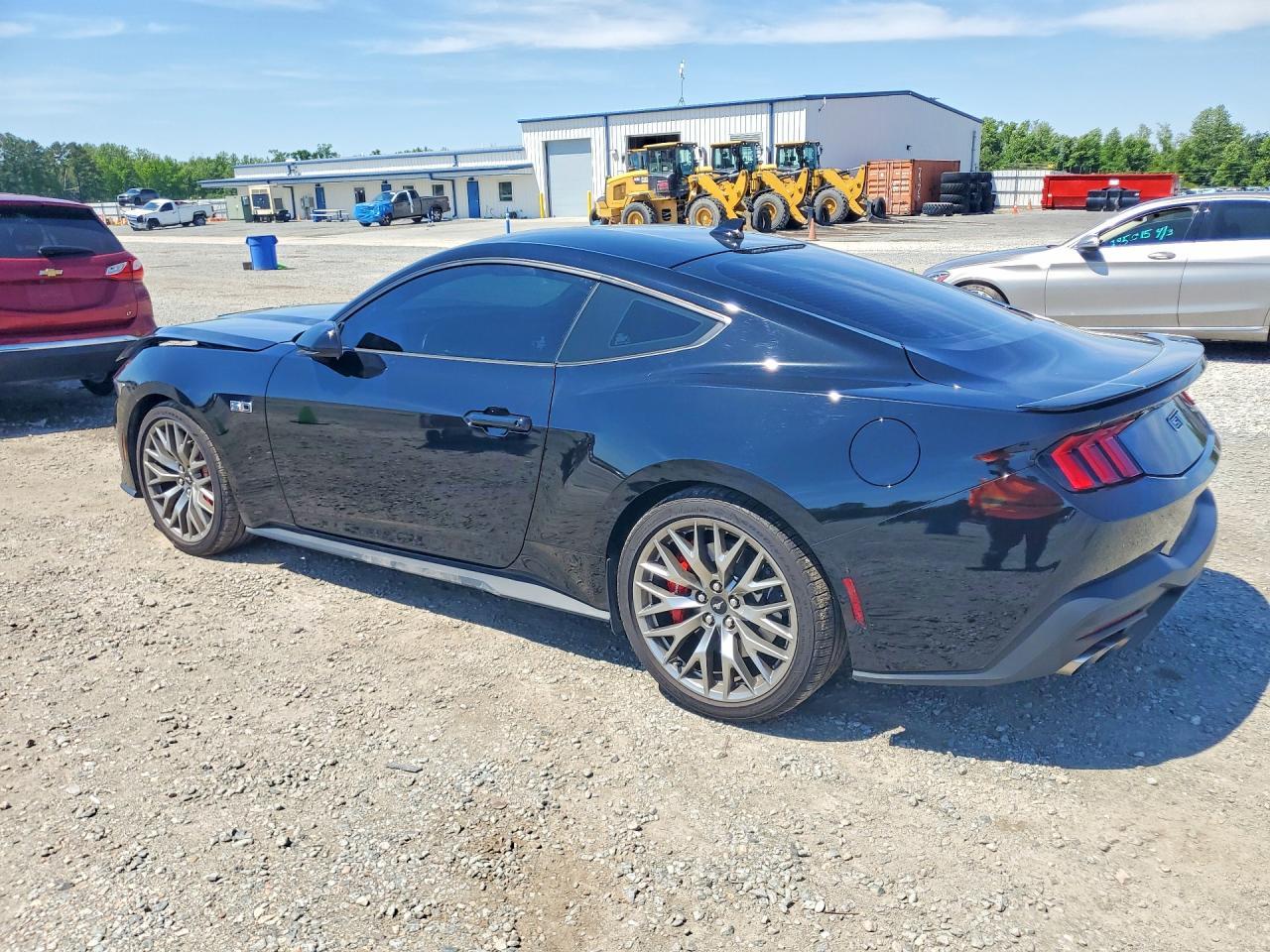 2024 Ford Mustang Gt - zdjęcie 2