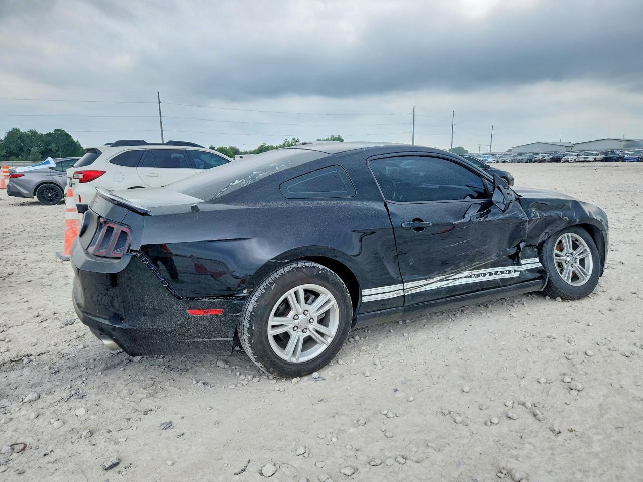2013 Ford Mustang - zdjęcie 3