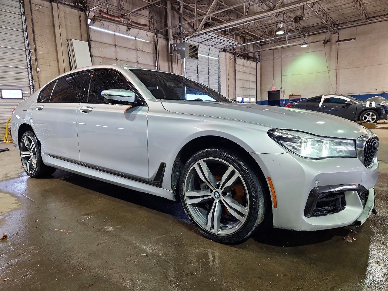 2019 BMW 740 I - zdjęcie 4