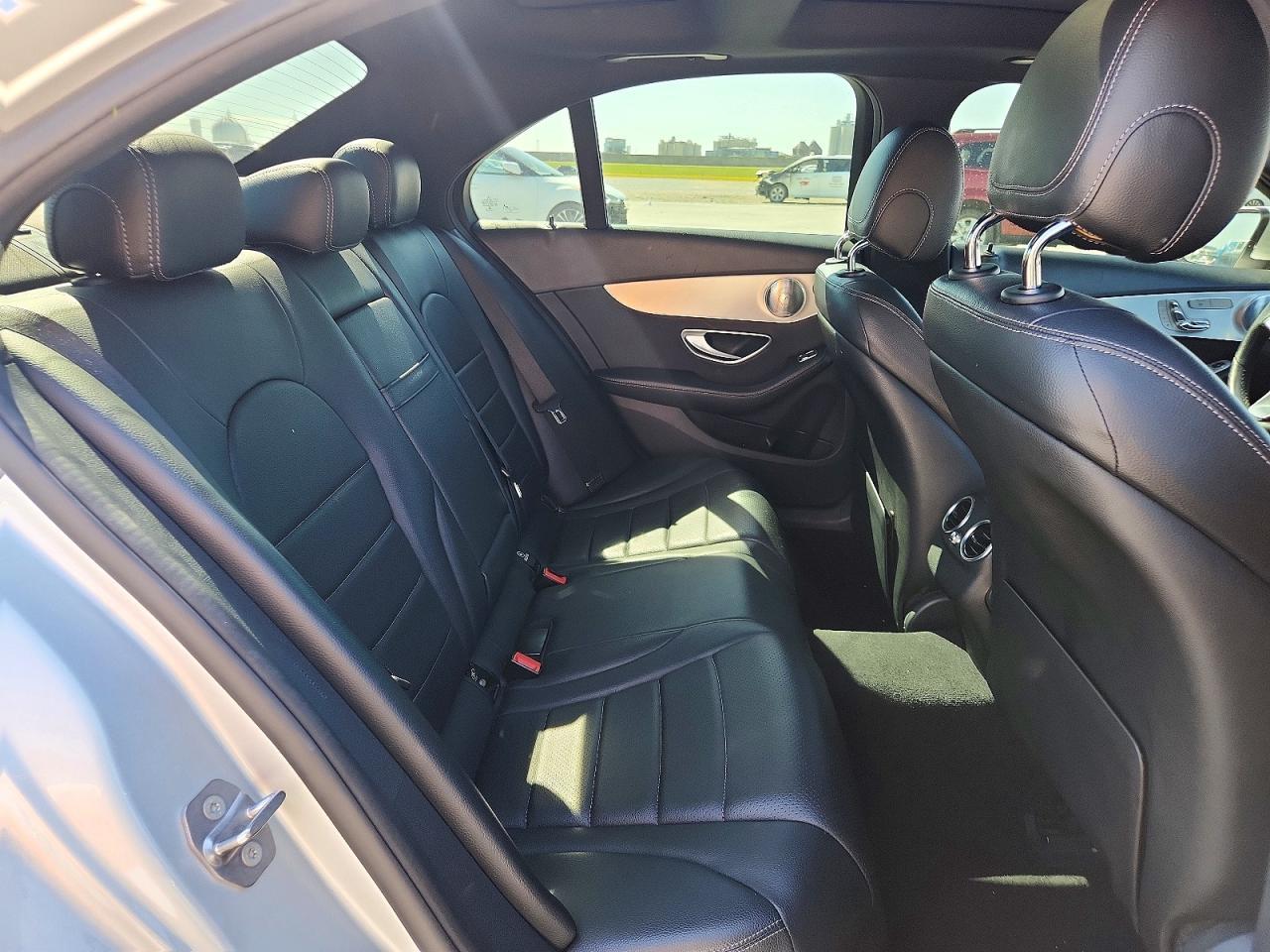 2018 Mercedes-Benz C 300 - zdjęcie 10