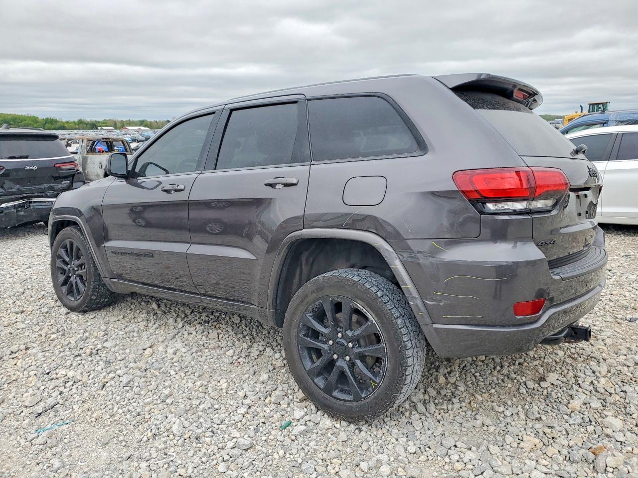 2019 Jeep Grand Cherokee Laredo - zdjęcie 2