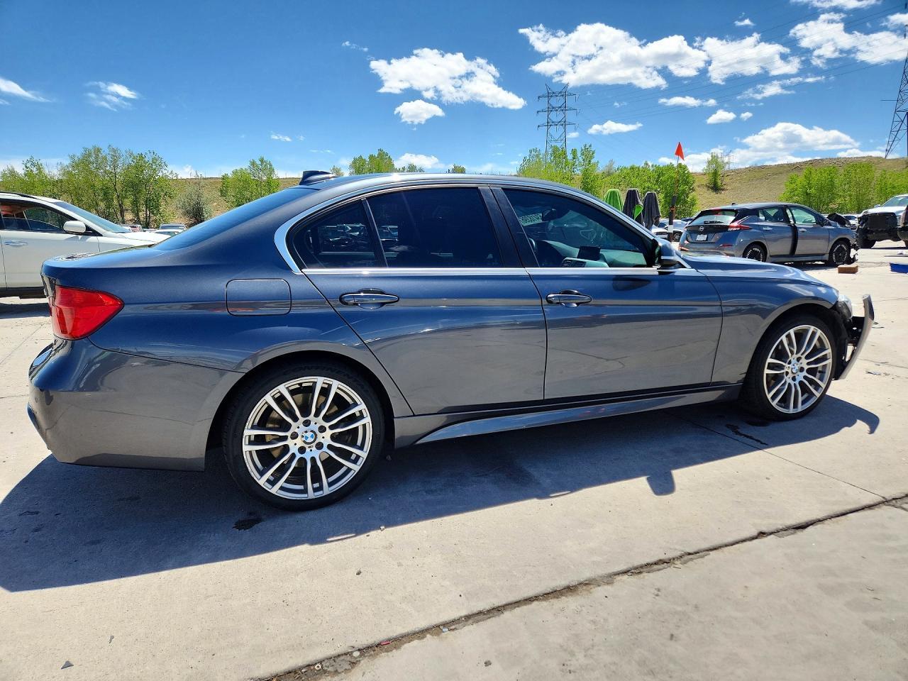 2015 BMW 335 Xi - zdjęcie 3