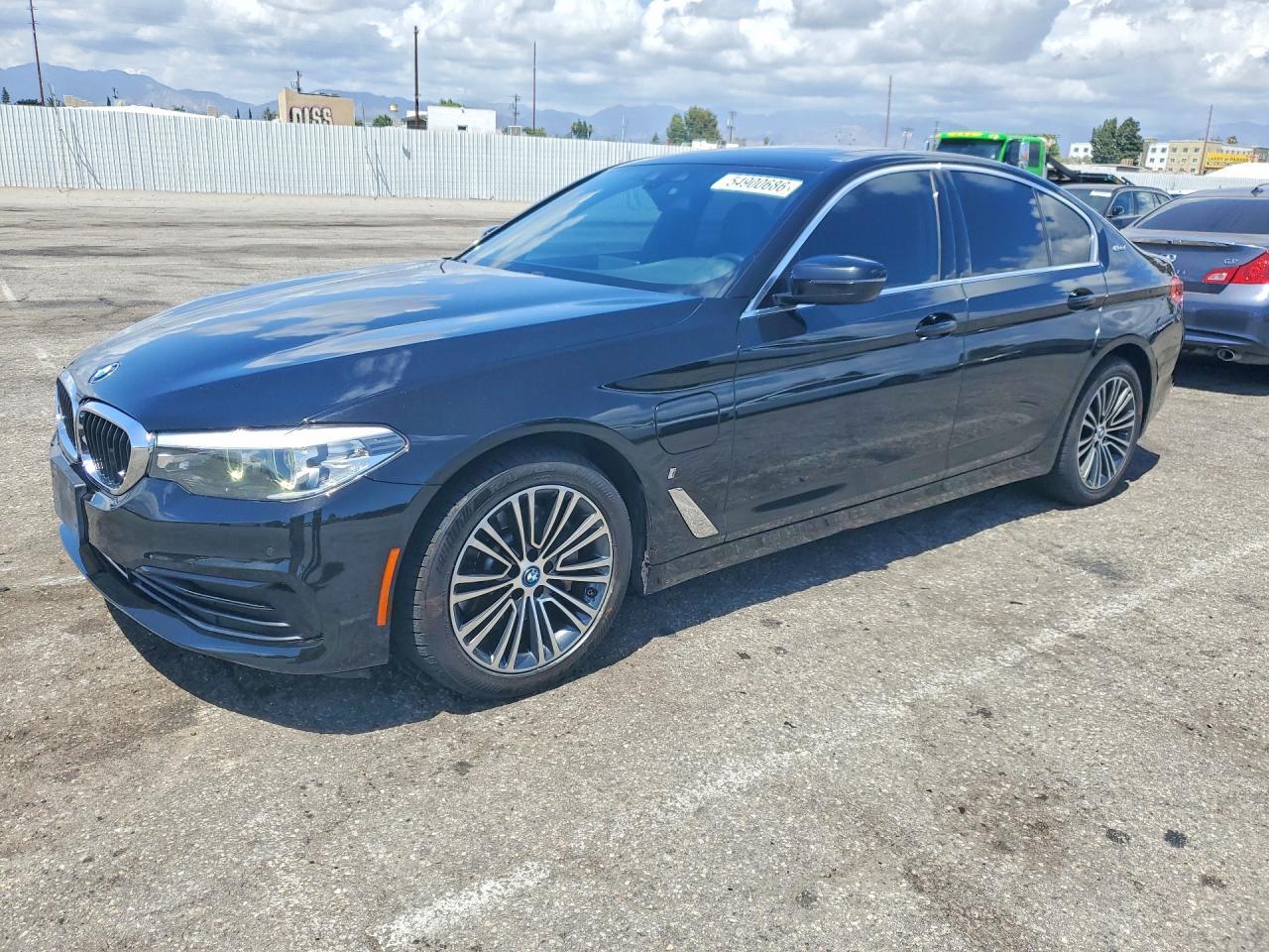 2019 BMW 530E - zdjęcie główne