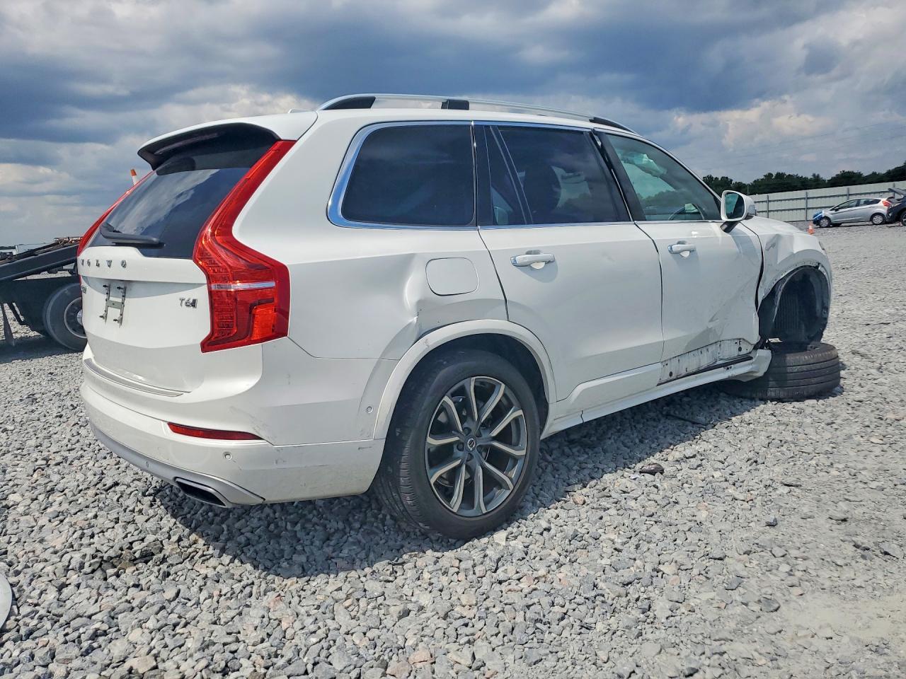 2019 Volvo Xc90 T6 Momentum - zdjęcie 3