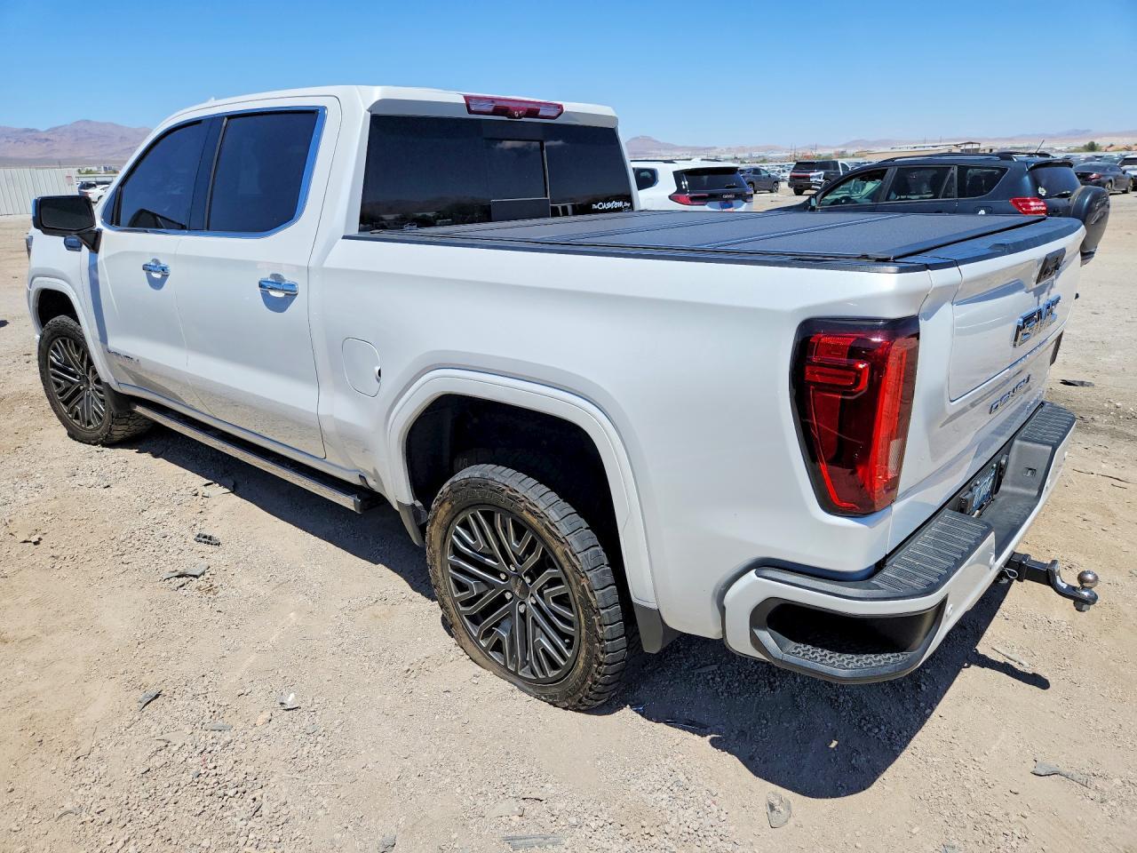 2022 GMC Sierra K1500 Denali Ultimate - zdjęcie 2