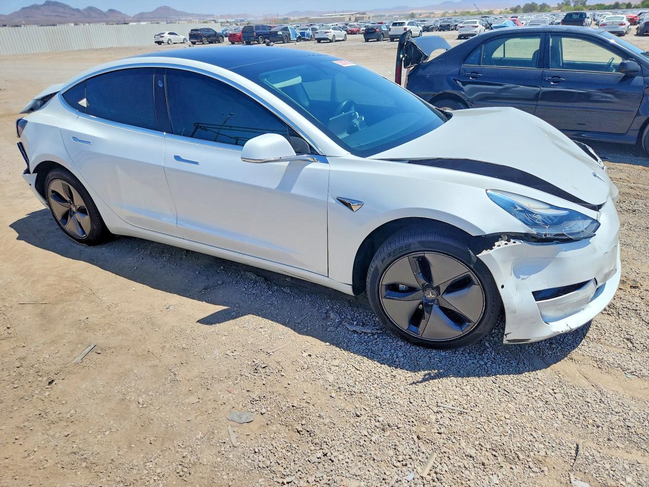 2019 Tesla Model 3 - zdjęcie 4