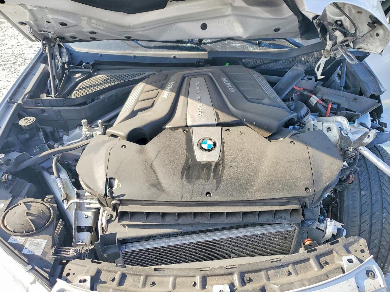 2017 BMW X5 xDrive50I - zdjęcie 12