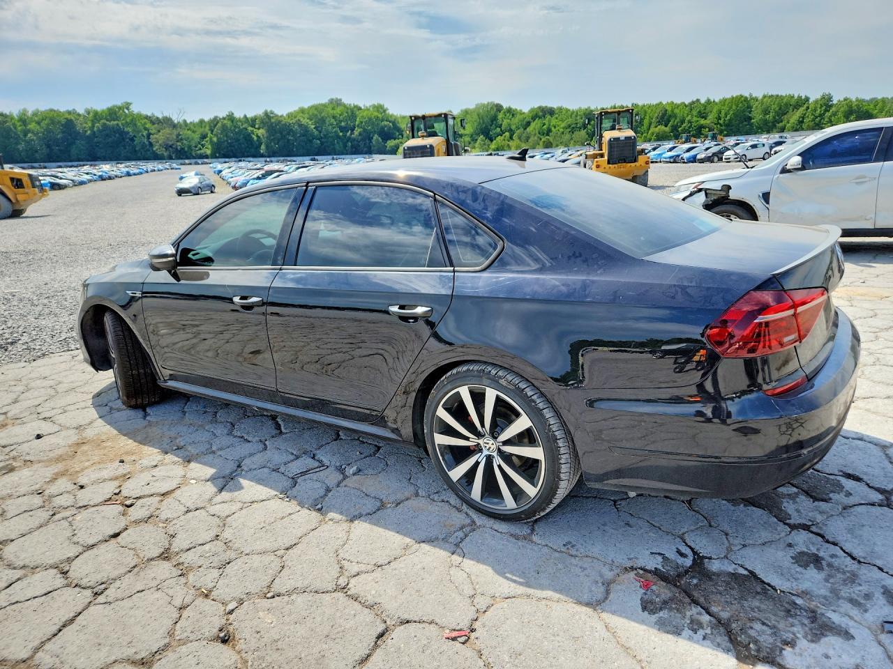2018 Volkswagen Passat Gt - zdjęcie 2