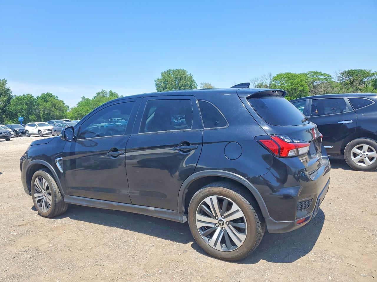 2021 Mitsubishi Outlander Sport Es - zdjęcie 2