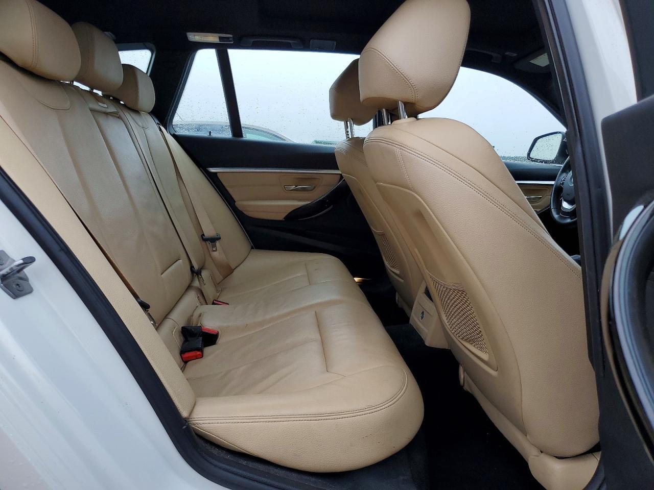 2017 BMW 330 Xi - zdjęcie 10