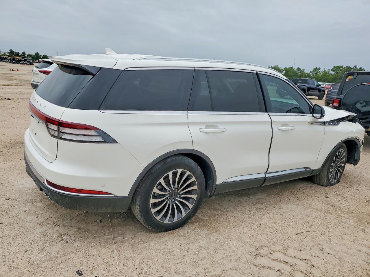 2023 Lincoln Aviator Reserve - zdjęcie 3