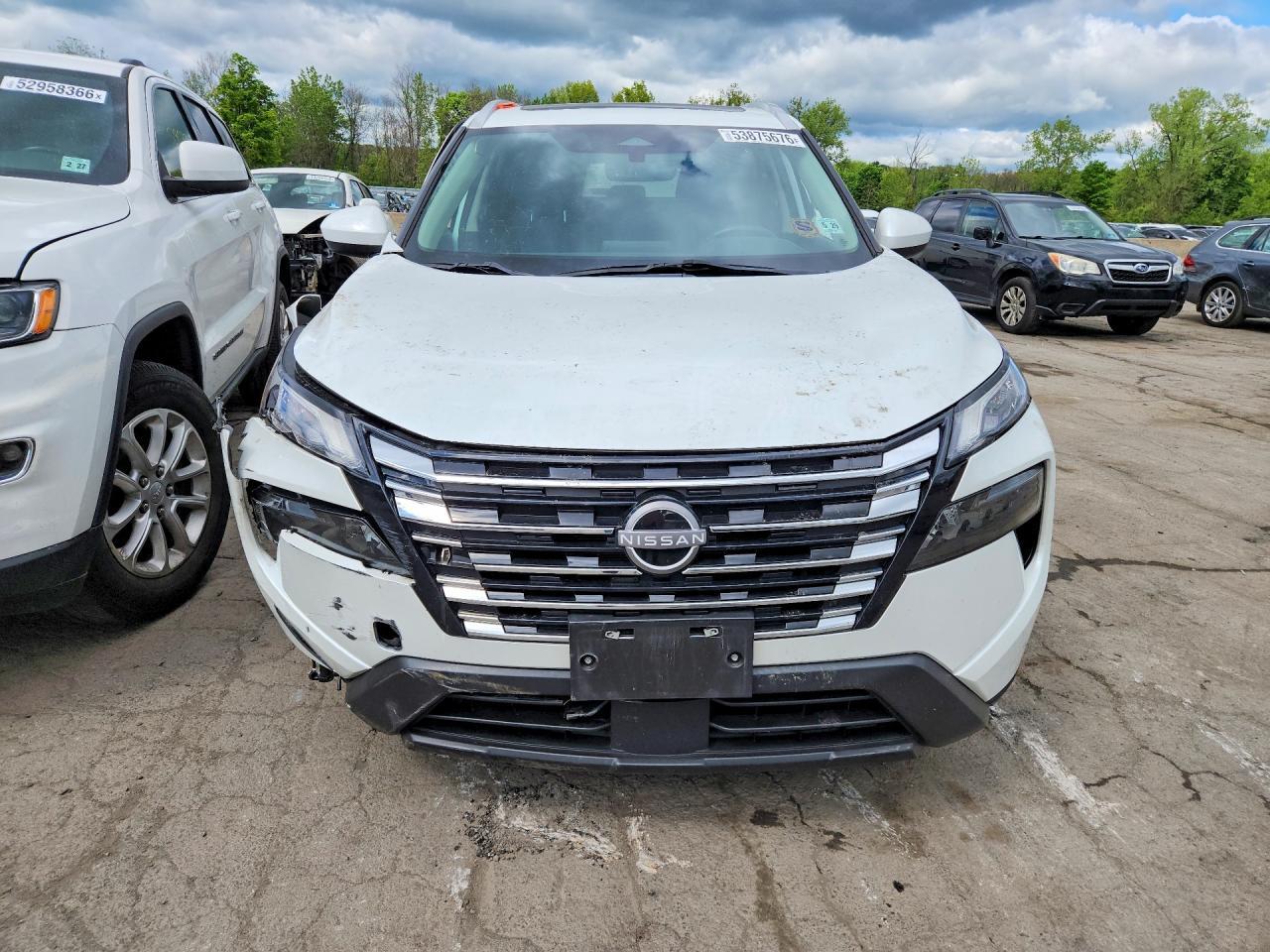 2024 Nissan Rogue Sv - zdjęcie 5