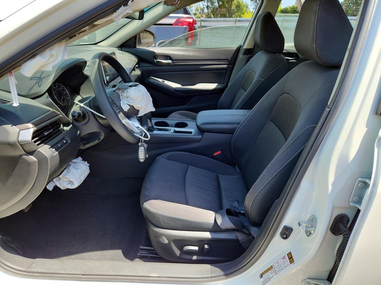 2025 Nissan Altima Sv - zdjęcie 7