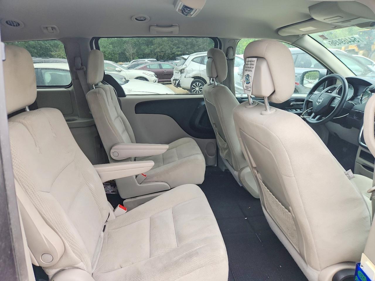 2016 Dodge Grand Caravan - zdjęcie 11