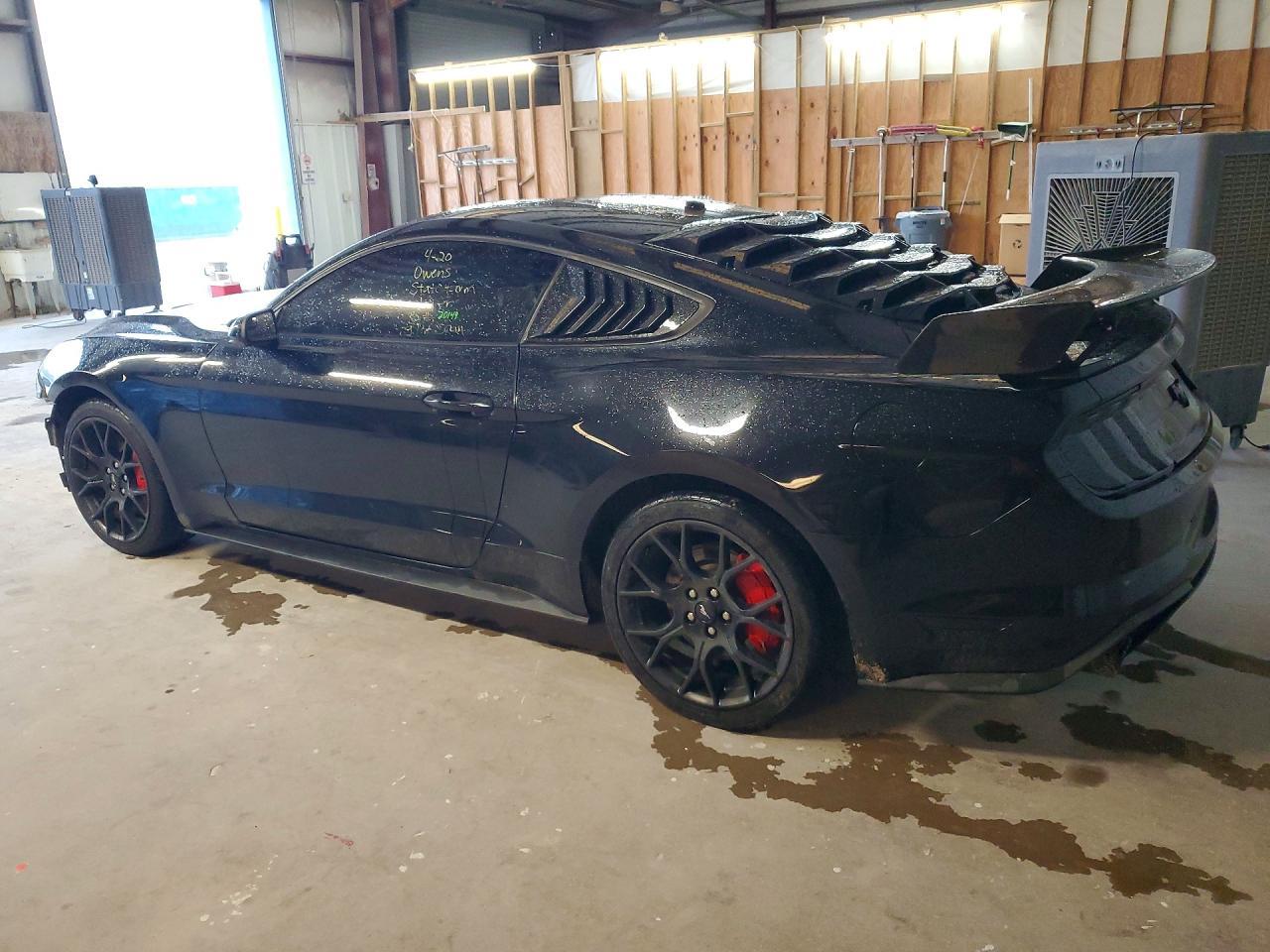 2019 Ford Mustang - zdjęcie 2