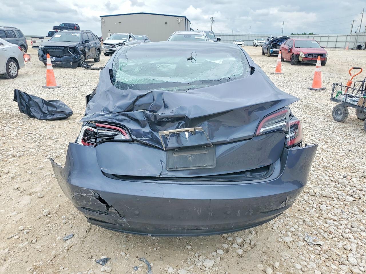 2021 Tesla Model 3 - zdjęcie 6
