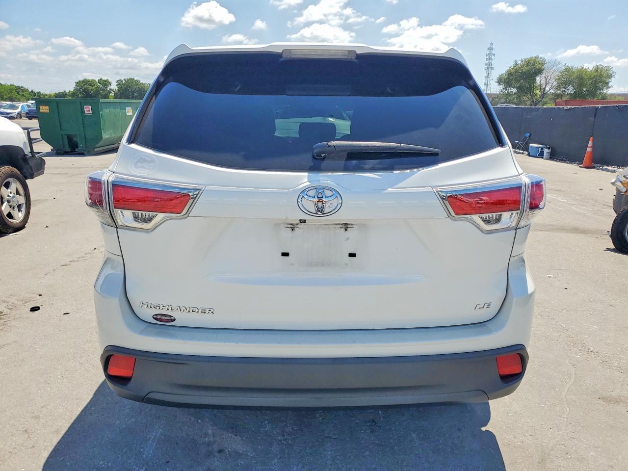 2014 Toyota Highlander Le - zdjęcie 6