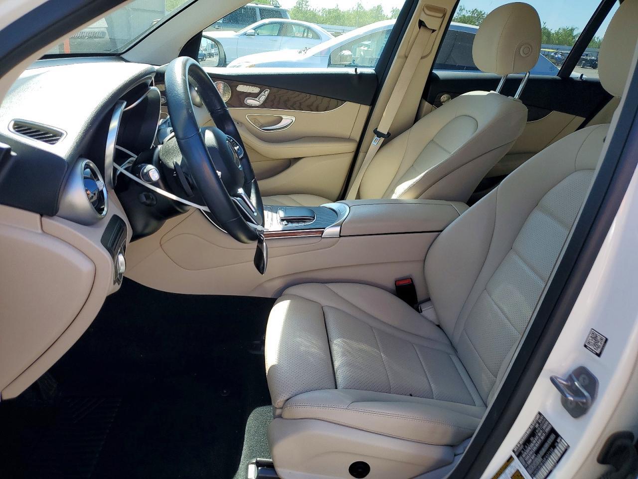 2021 Mercedes-Benz Glc 300 - zdjęcie 7